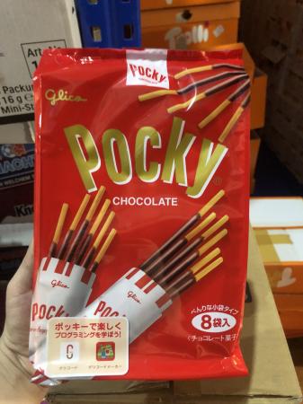 BÁNH QUE POCKY DÂU TÂY NHẬT BẢN  (13.6gx8 gói)